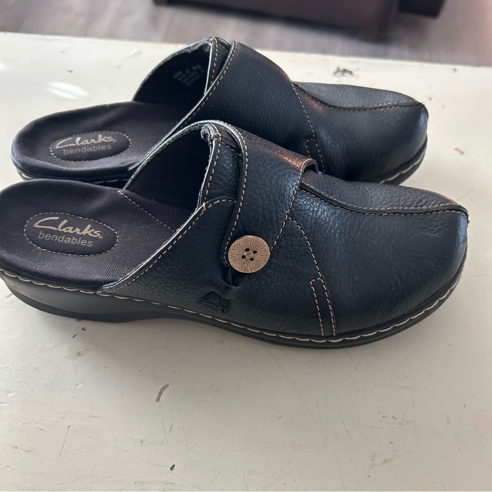 Clarks Bendables Women's Black Slip-On Clog